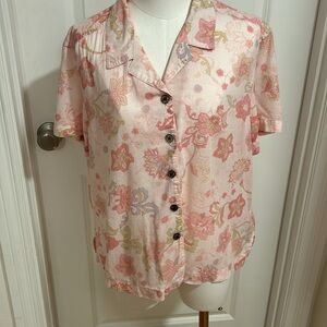 Havana Jack’s café woman’s extra large blouse. 100% cotton pastel print.